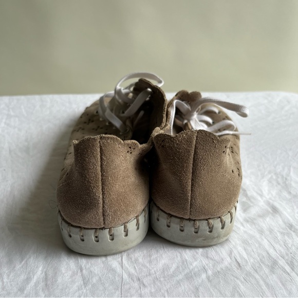 ❤️🔥BOGO FREE Anthropologie Scalloped Suede Perforated Sneakers Sz 37 Taupe - Picture 4 of 8